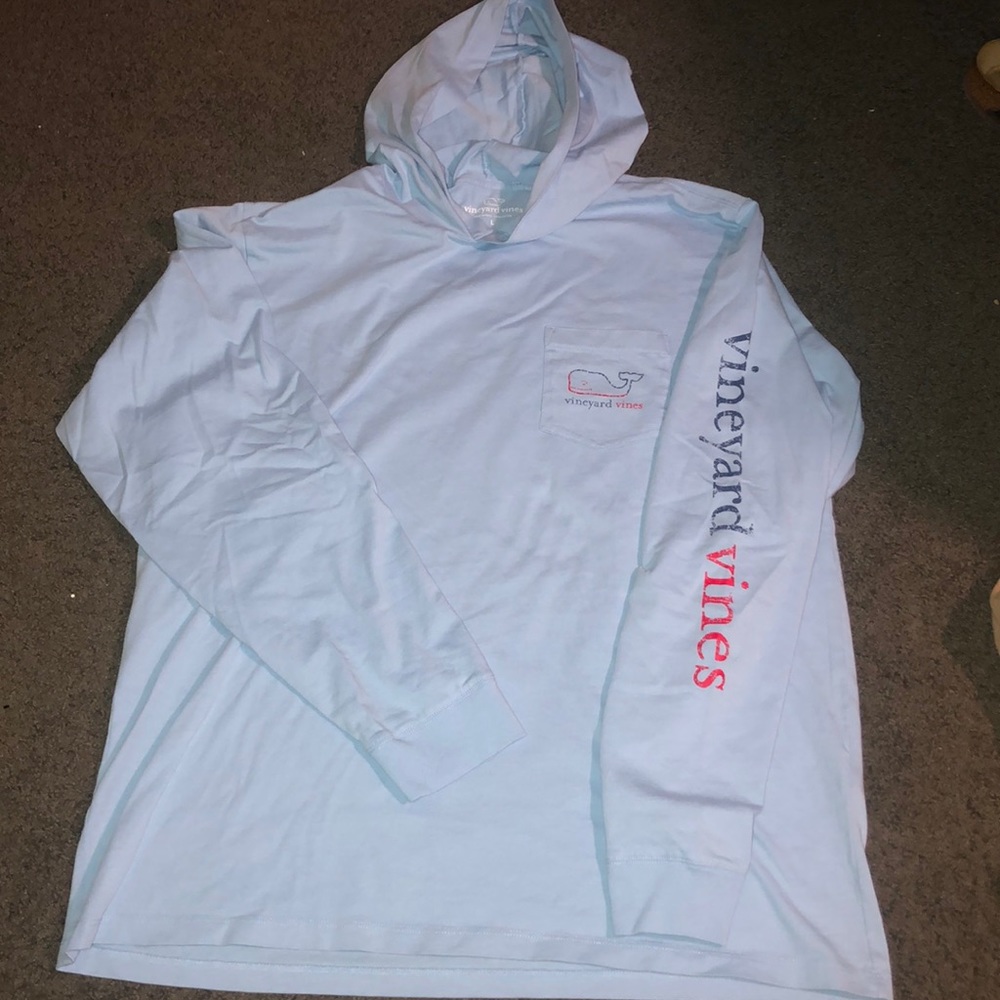 Vineyard vines hoodie pocket tee
